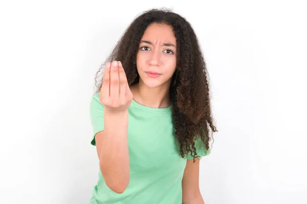Teenager Girl Afro Hairstyle Wearing White Shirt Green Background Doing — Stockfoto