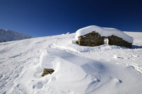 Alpina vinterlandskap — Stockfoto