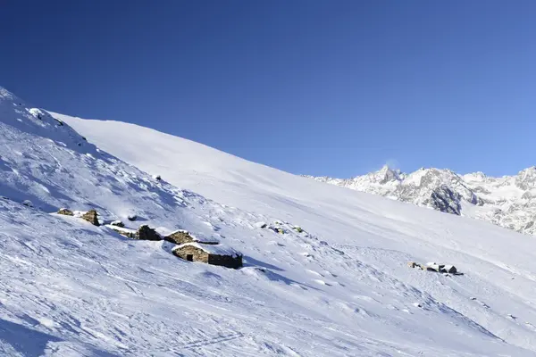 Alpina vinterlandskap — Stockfoto