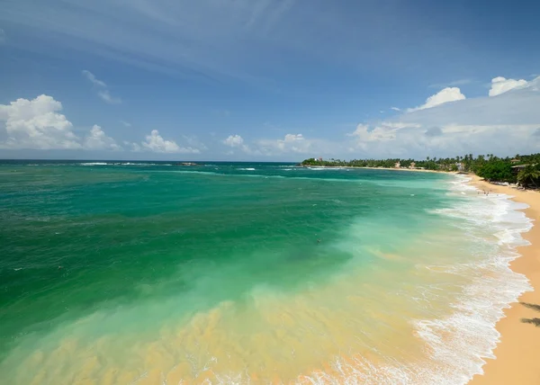 Plage tropicale en saison de mousson — Photo