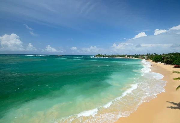 Playa tropical en temporada de monzones — Foto de Stock