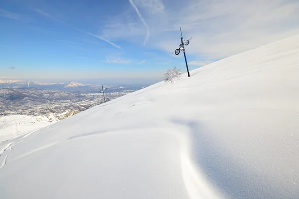 Opuštěné skilift pilíře — Stock fotografie