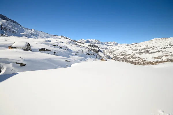 Escena alpina tranquila en invierno — Foto de Stock