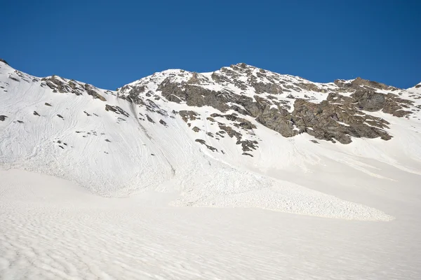 Avalanches de primavera nos Alpes — Fotografia de Stock