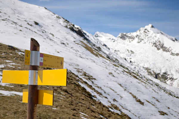 Mountain signposts — Stock Photo, Image