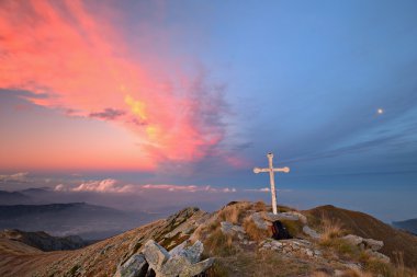 Sunset bulvarında Alp