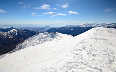 panoramik karlı ridge