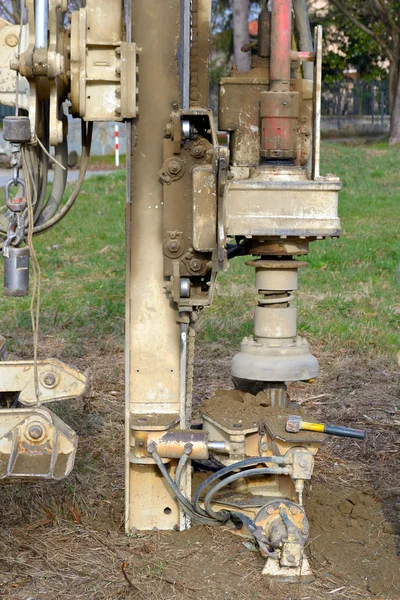 Toprak testi için sondaj