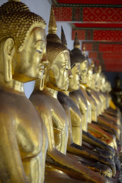 Statues de Bouddha doré — Photo