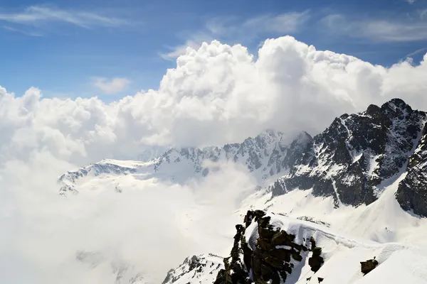 Yüksek dağ — Stok fotoğraf