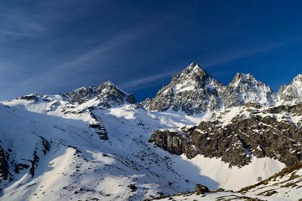 High mountain peak — Stock Photo, Image