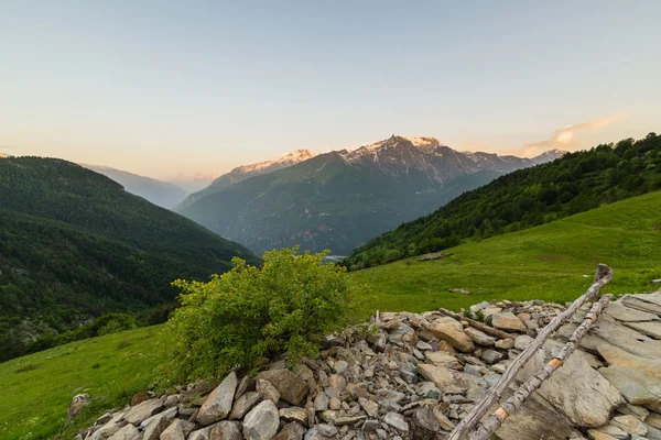 Crepuscolo nelle Alpi — Foto Stock