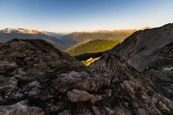 Bergslandskapet i solnedgången — Stockfoto