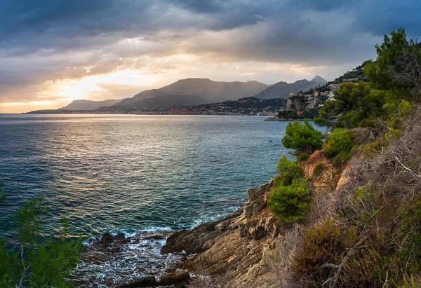 Kışın Rocky Kıyı Şeridi Körfezi Riviera Dei Fiori Liguria Talya — Stok fotoğraf