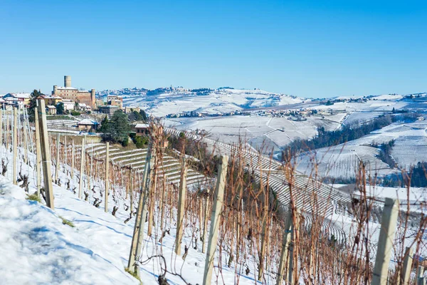 Italia Piamonte Hilera Viñedos Paisaje Único Invierno Con Nieve Pueblo — Foto de Stock