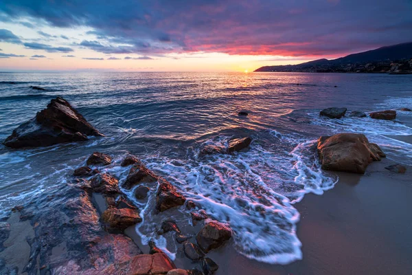 Sanremo Riviera Dei Fiori Liguria Italia Escenis Rocas Guijarros Playa — Foto de Stock