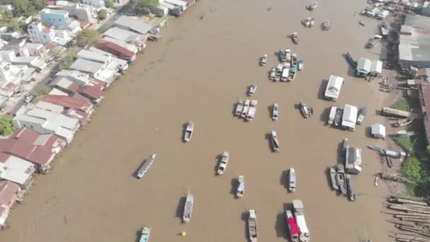 Antenne Fliegen Über Cai Rang Schwimmenden Markt Morgen Boote Verkaufen — Stockvideo