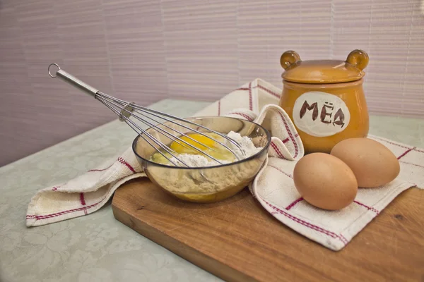 Krep yapmak için malzemeler içeren tablo