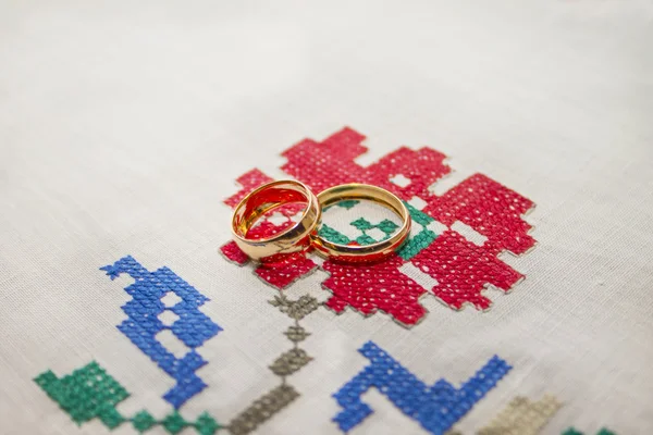 Rus süsleme üzerinde alyans??? ?????? ?? ??????? ?????????