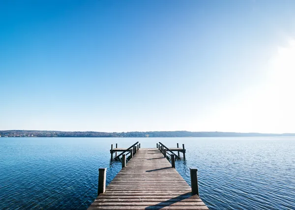 Houten steiger — Stockfoto