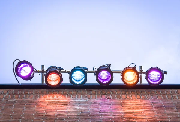 Шість барвисті точкові світильники — стокове фото