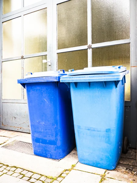 Lixo moderno bin — Fotografia de Stock