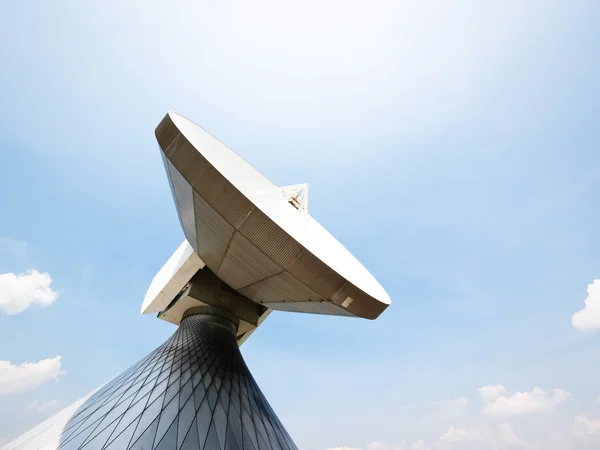 Antena satélite — Fotografia de Stock