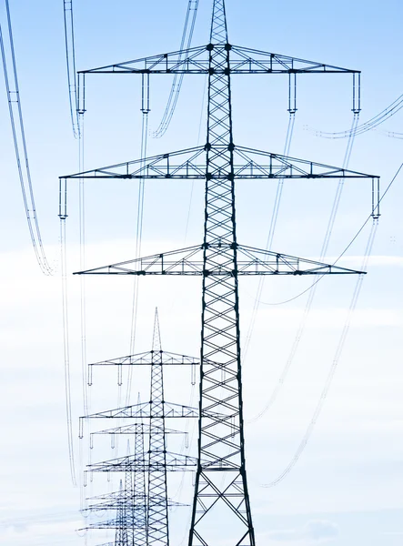 Pilones de electricidad — Foto de Stock