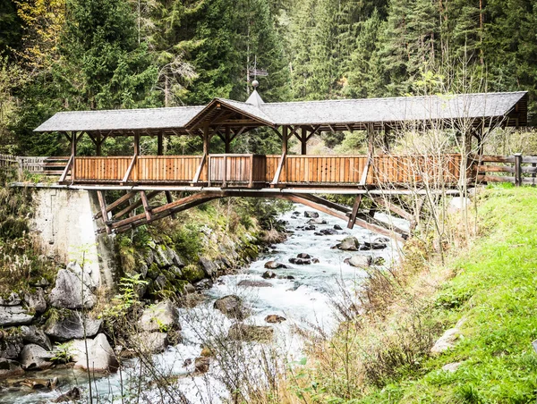 Gamla träbron — Stockfoto