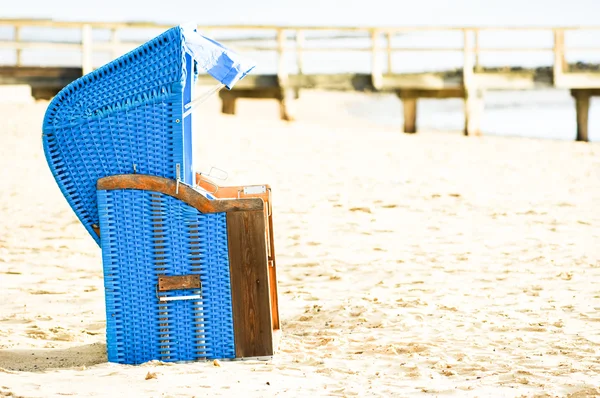 Sedia da spiaggia con cappuccio — Foto Stock