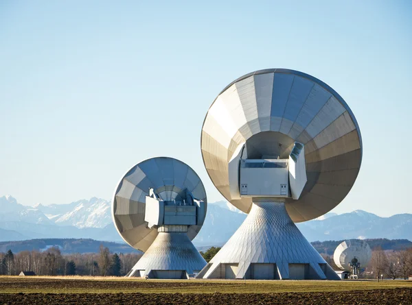 Satelliet schotel — Stockfoto