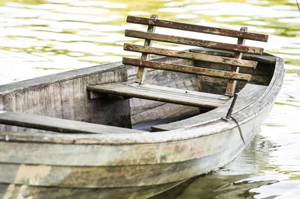 Vieux bateau à rames — Photo