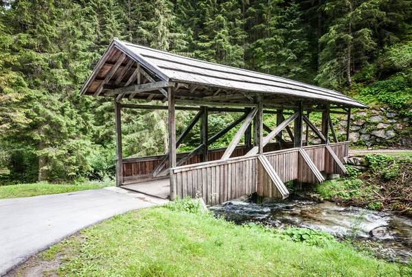 Gamla träbron — Stockfoto