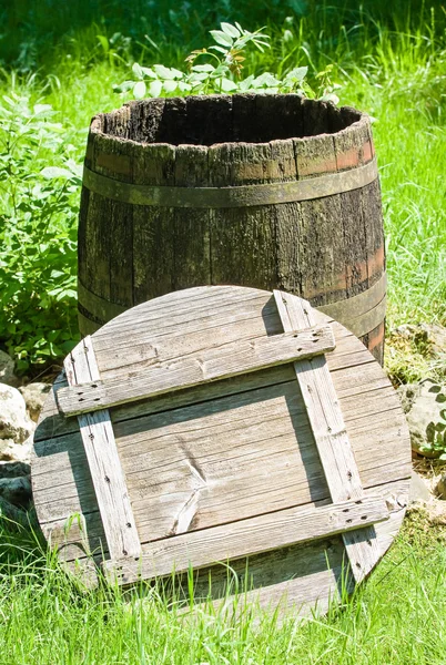 Oude houten wijn vat — Stockfoto