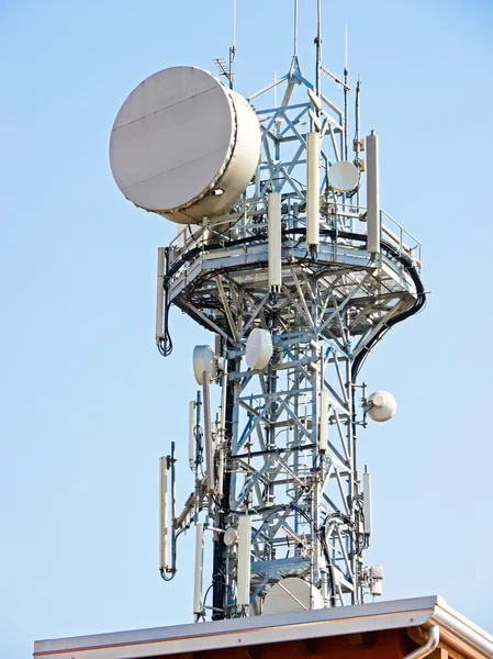 Torre de comunicación — Foto de Stock