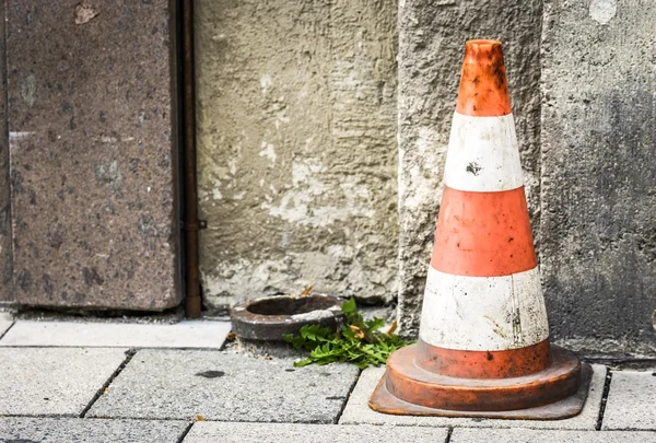 Cone de tráfego — Fotografia de Stock