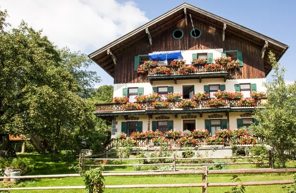 Altes Bauernhaus — Stockfoto