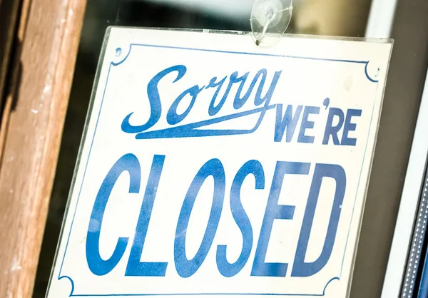 Old closed sign — Stock Photo, Image