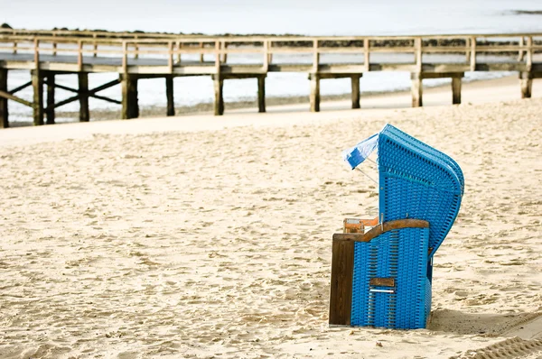 Silla de playa con capucha —  Fotos de Stock