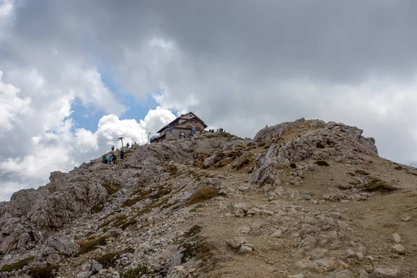 View Nuvolau Refuge Background Cloudy Sky Dolomites Cortina Ampezzo Italy —  Fotos de Stock