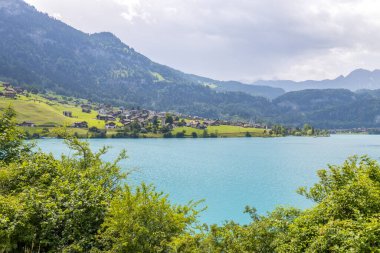 Lungernsee, İsviçre 'de Lungern Gölü manzarası