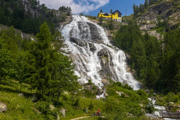 Uitzicht Toce Waterval Formazza Valley Provincie Verbano Cusio Ossola Italië — Stockfoto