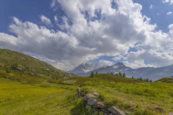 スイスのシンプロン峠のアルプスの風景 — ストック写真