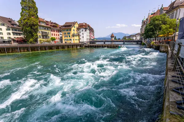 Lucerne Schweiz Juni 2022 Das Rauschende Wasser Der Reuss Zentrum — Stockfoto