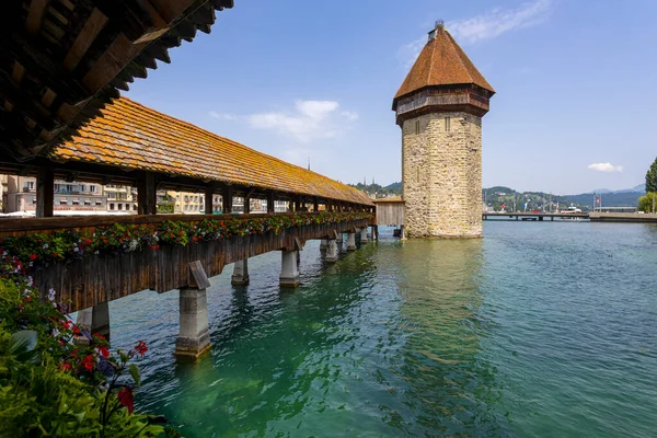 Lucerne Schweiz Juni 2022 Blick Auf Die Hölzerne Kapellbrücke Der — Stockfoto