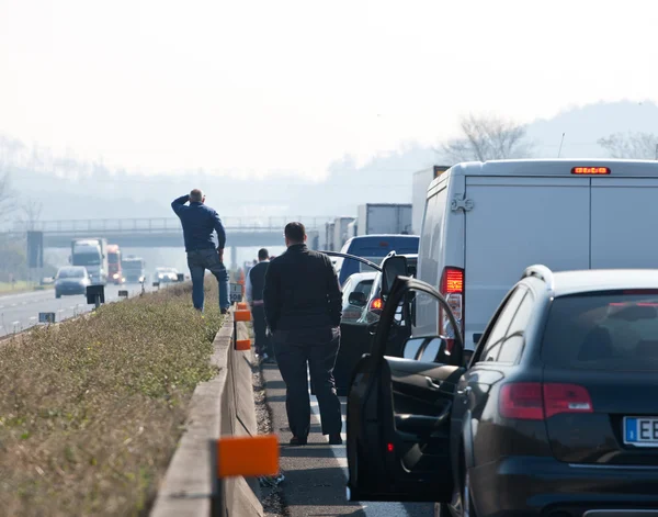 Queues of traffic on the highway — Stock Photo, Image