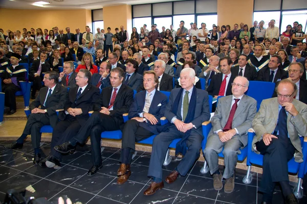 Montezemolo během udělení stupně do honoris causa na sergio marchionne — Stock fotografie