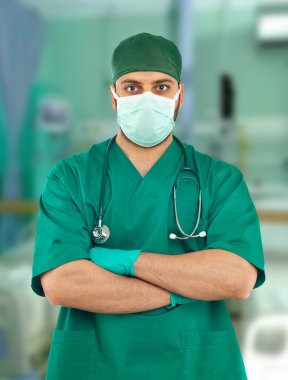 yakışıklı genç bir doktor