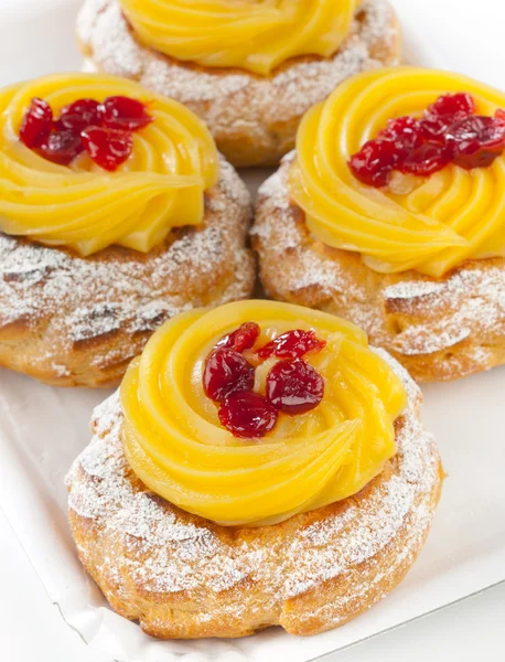 Zeppola di San Giuseppe Traditional italian dessert — Stock Photo, Image