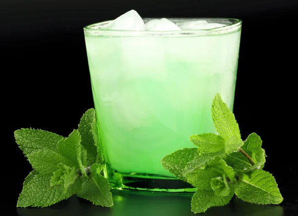 Drink with mint and ice — Stock Photo, Image